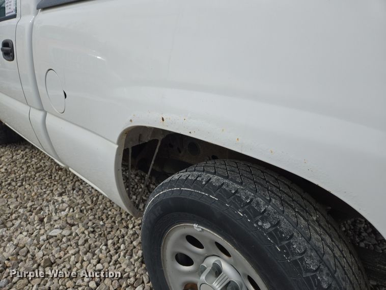image for item DS5276 2006 Chevrolet Silverado 1500 pickup truck