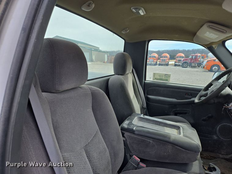 image for item DS5276 2006 Chevrolet Silverado 1500 pickup truck