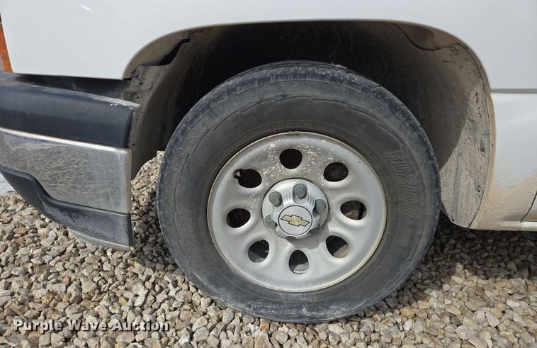 image for item DS5276 2006 Chevrolet Silverado 1500 pickup truck