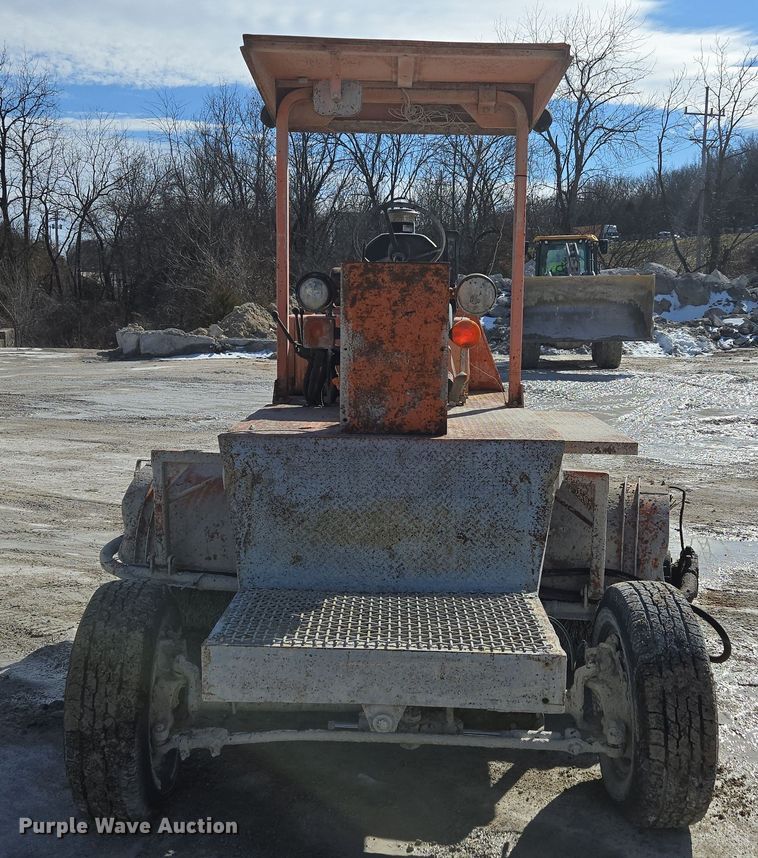 image for item DS5278 1992 Broce RJ300 broom