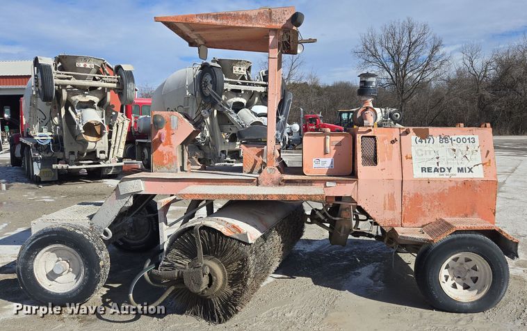 image for item DS5278 1992 Broce RJ300 broom