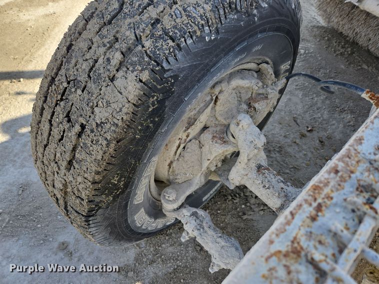 image for item DS5278 1992 Broce RJ300 broom