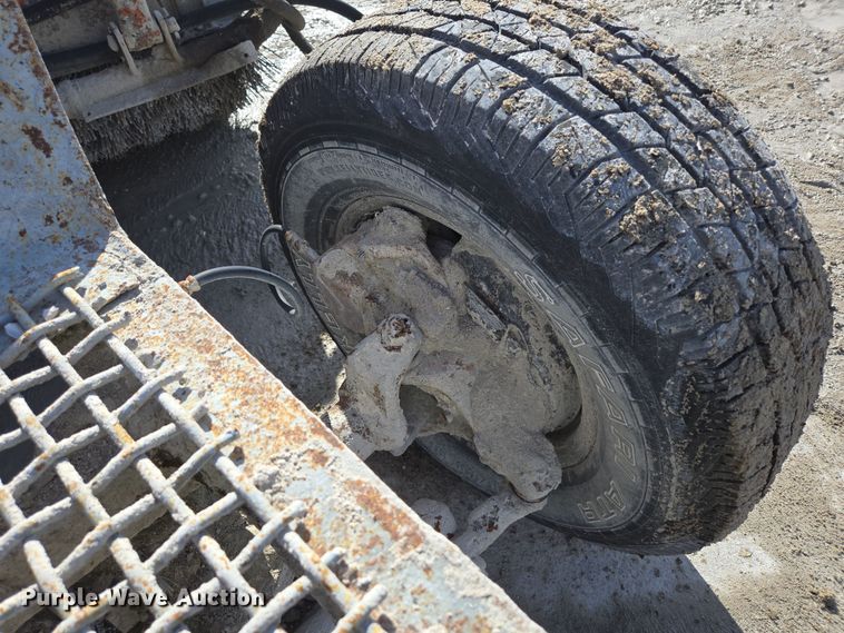 image for item DS5278 1992 Broce RJ300 broom