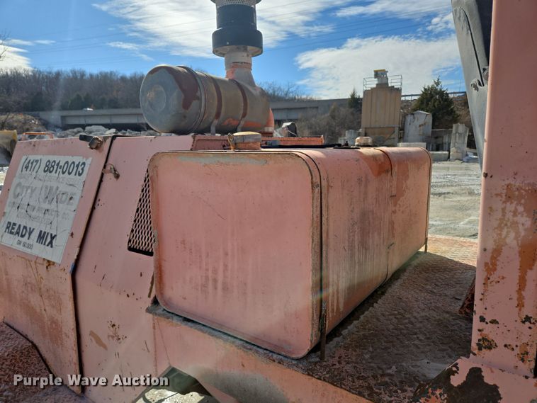 image for item DS5278 1992 Broce RJ300 broom