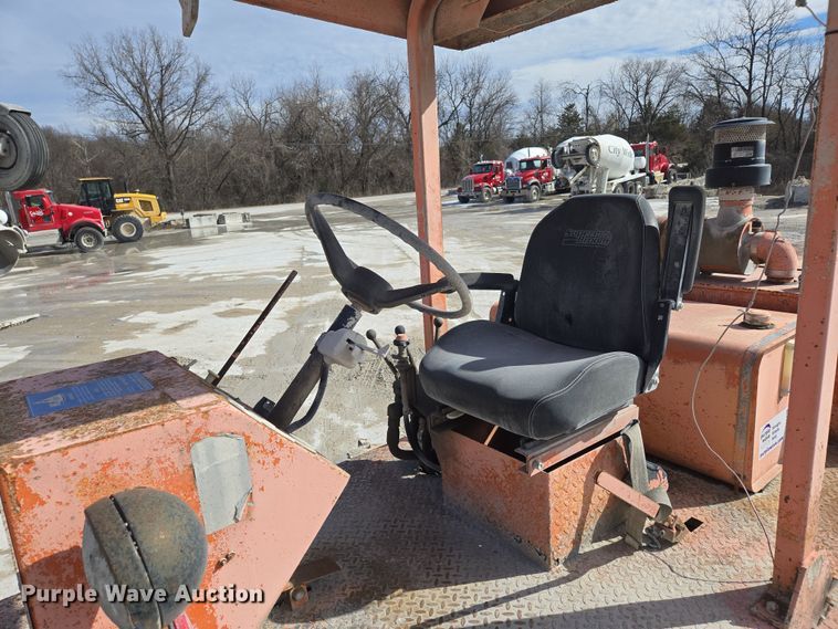 image for item DS5278 1992 Broce RJ300 broom