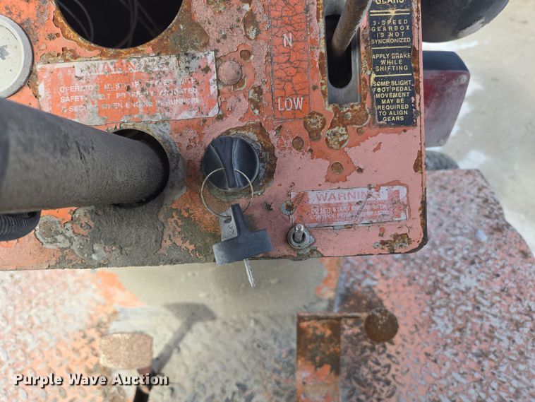 image for item DS5278 1992 Broce RJ300 broom