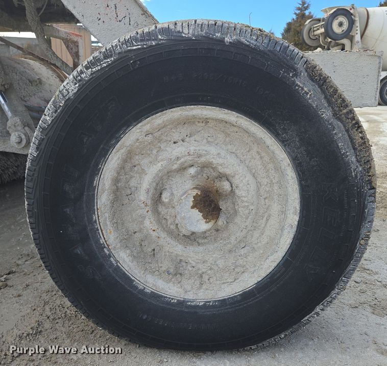 image for item DS5278 1992 Broce RJ300 broom