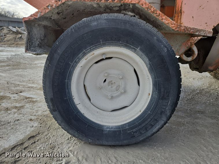 image for item DS5278 1992 Broce RJ300 broom