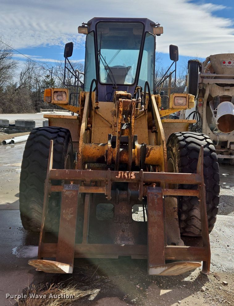 image for item DS5279 1995 Komatsu WA250-1 wheel loader