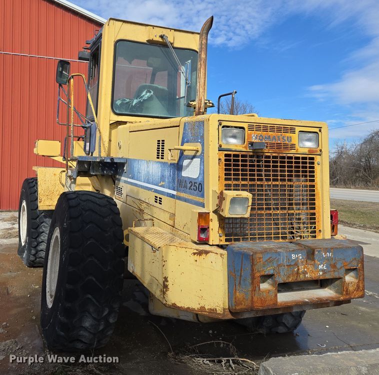 image for item DS5279 1995 Komatsu WA250-1 wheel loader