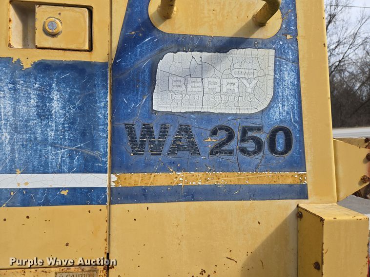 image for item DS5279 1995 Komatsu WA250-1 wheel loader