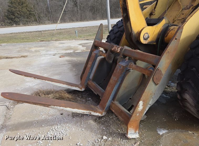 image for item DS5279 1995 Komatsu WA250-1 wheel loader