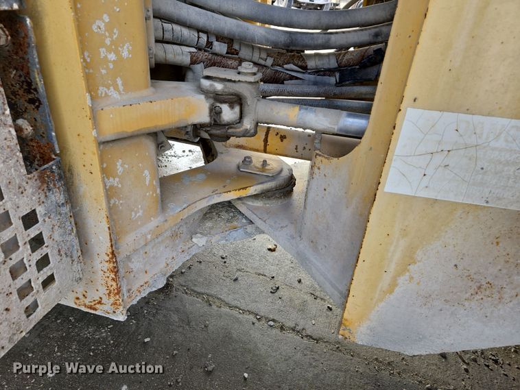 image for item DS5279 1995 Komatsu WA250-1 wheel loader