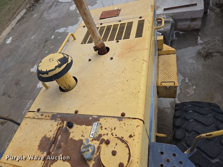 image for item DS5279 1995 Komatsu WA250-1 wheel loader