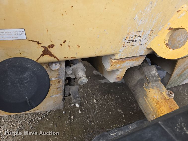 image for item DS5279 1995 Komatsu WA250-1 wheel loader