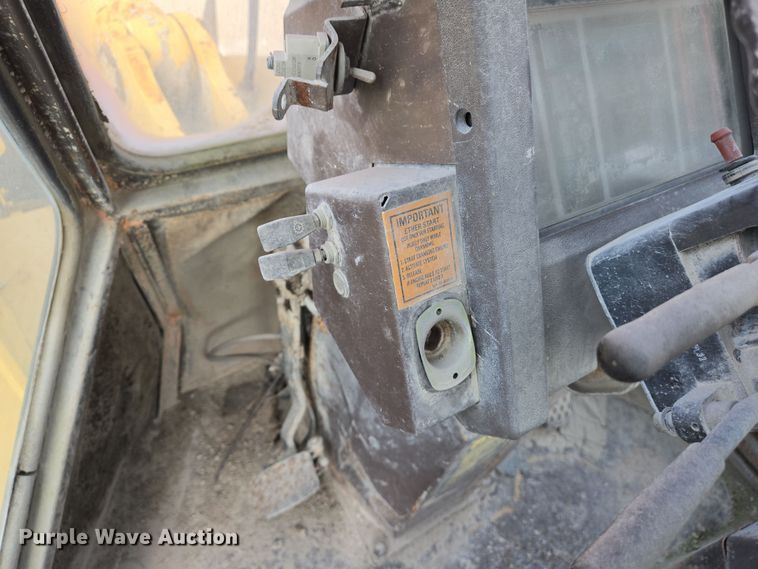 image for item DS5279 1995 Komatsu WA250-1 wheel loader
