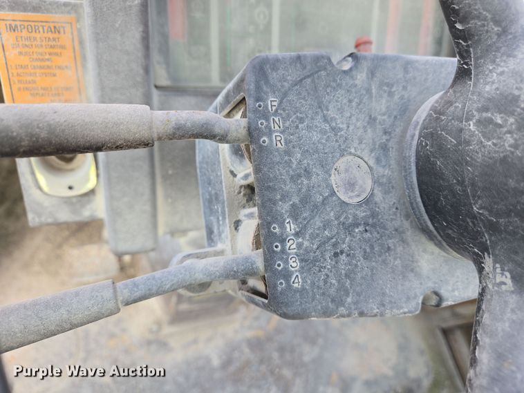 image for item DS5279 1995 Komatsu WA250-1 wheel loader