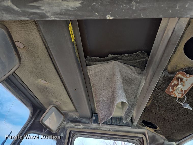 image for item DS5279 1995 Komatsu WA250-1 wheel loader