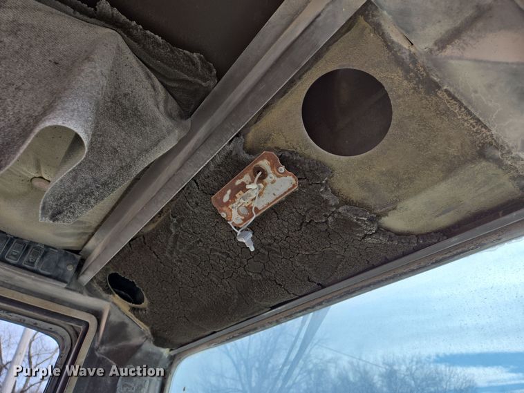 image for item DS5279 1995 Komatsu WA250-1 wheel loader