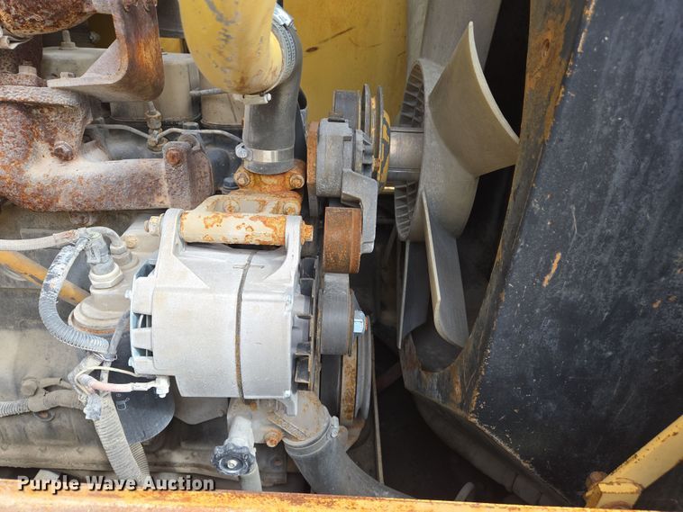 image for item DS5279 1995 Komatsu WA250-1 wheel loader