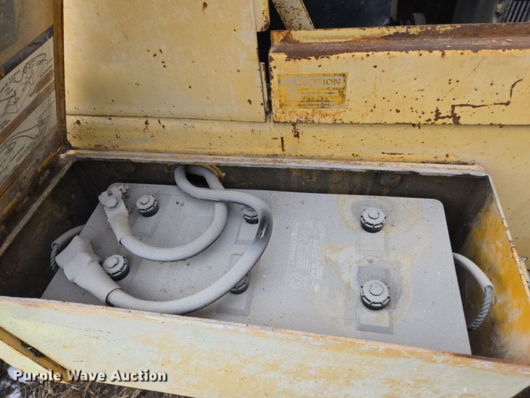 image for item DS5279 1995 Komatsu WA250-1 wheel loader