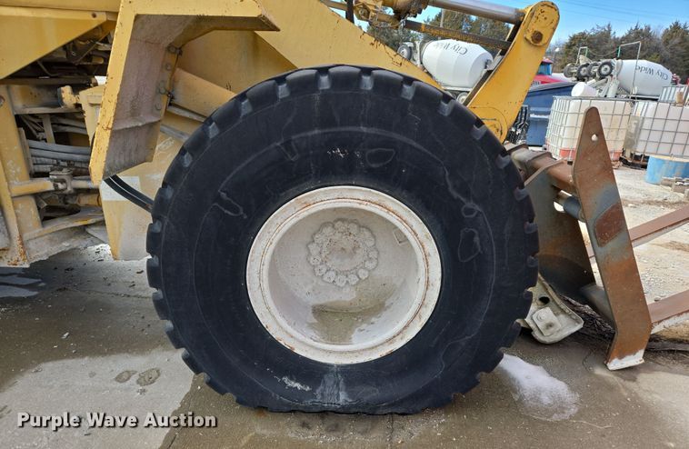 image for item DS5279 1995 Komatsu WA250-1 wheel loader