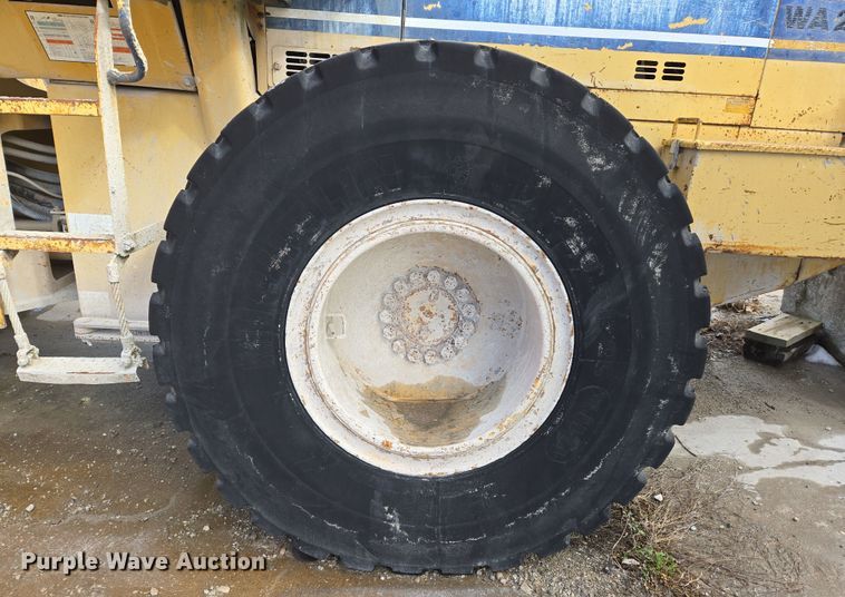 image for item DS5279 1995 Komatsu WA250-1 wheel loader