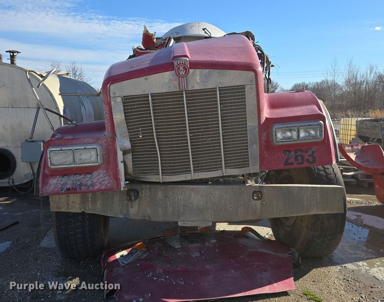 image for item DS5280 2006 Kenworth W900 ready mix truck