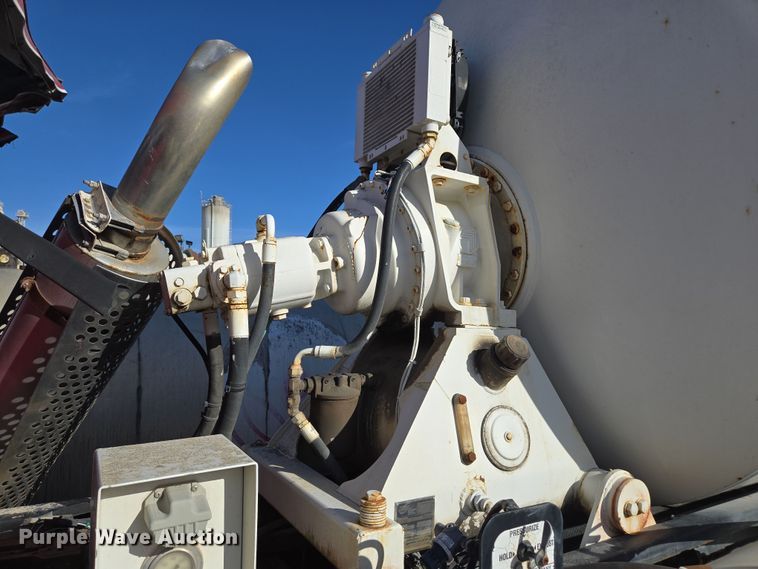 image for item DS5280 2006 Kenworth W900 ready mix truck