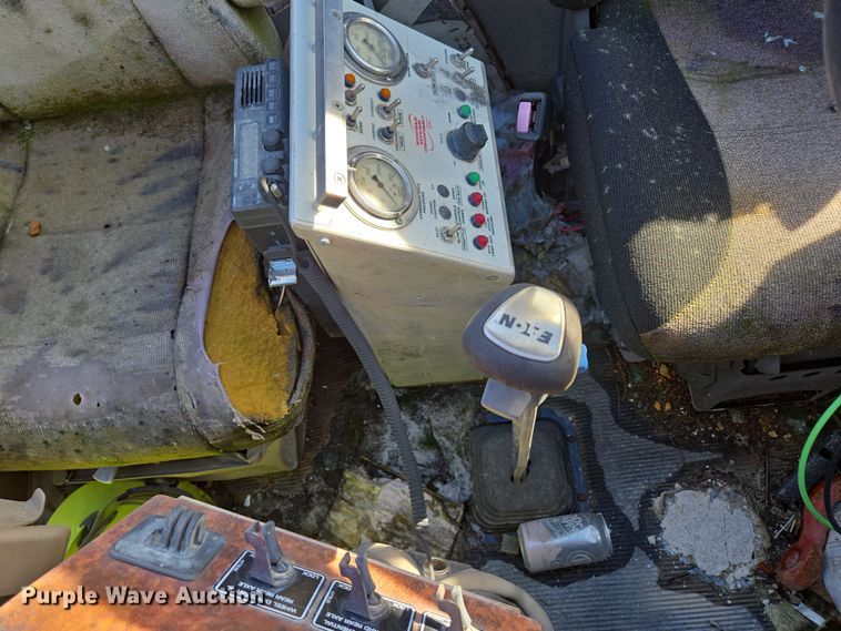 image for item DS5280 2006 Kenworth W900 ready mix truck