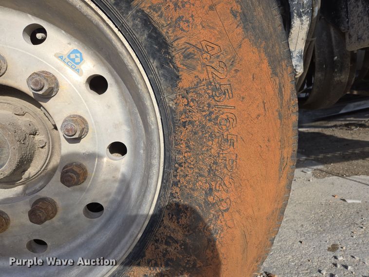 image for item DS5280 2006 Kenworth W900 ready mix truck