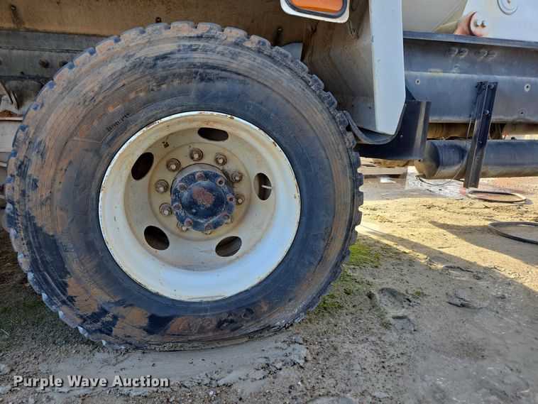 image for item DS5280 2006 Kenworth W900 ready mix truck