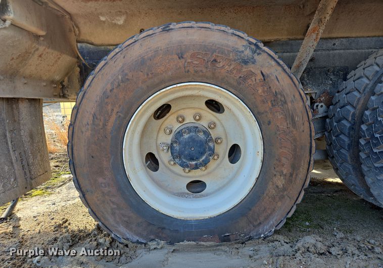 image for item DS5280 2006 Kenworth W900 ready mix truck