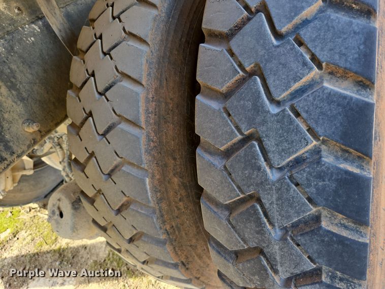 image for item DS5280 2006 Kenworth W900 ready mix truck