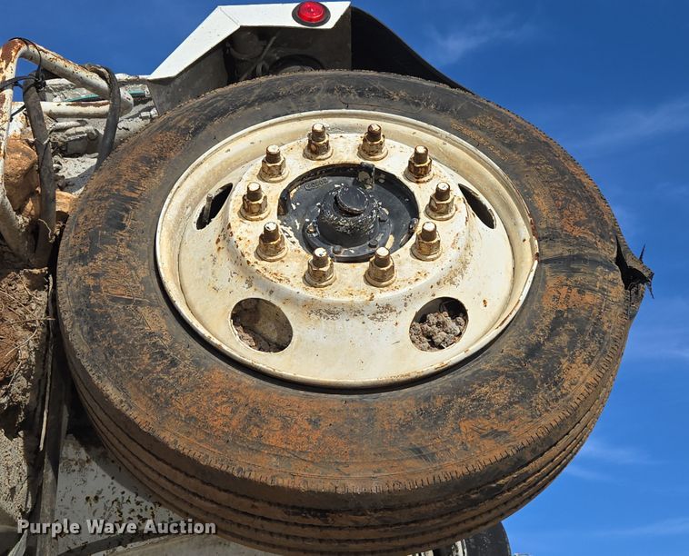 image for item DS5280 2006 Kenworth W900 ready mix truck