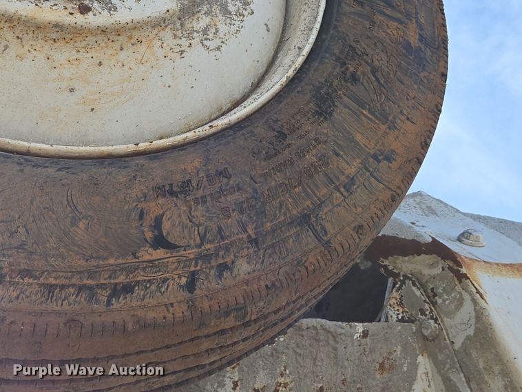 image for item DS5280 2006 Kenworth W900 ready mix truck