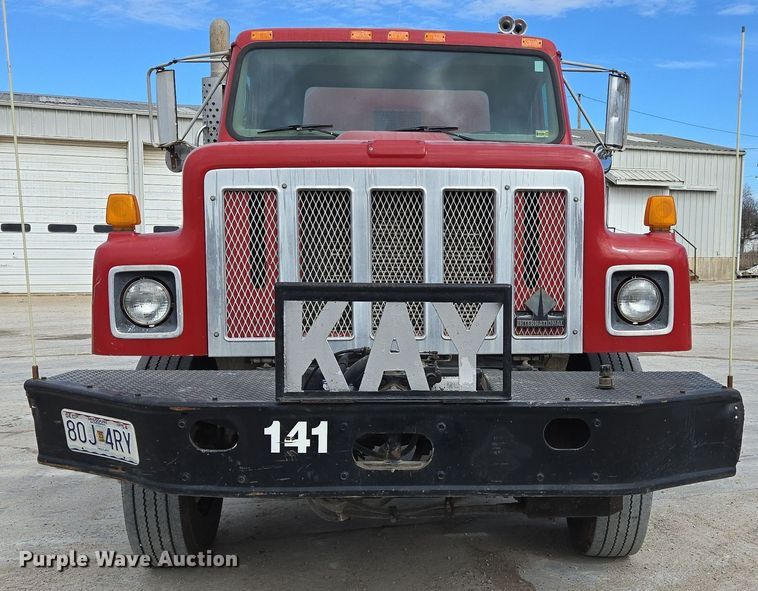 image for item DS5284 2000 International 2554 ready mix truck