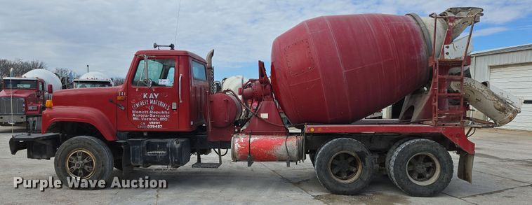image for item DS5284 2000 International 2554 ready mix truck