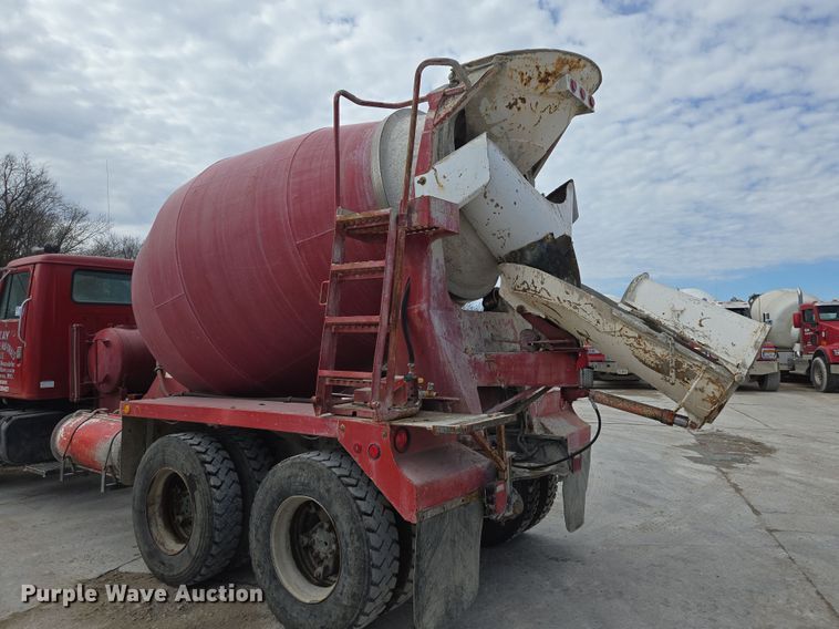 image for item DS5284 2000 International 2554 ready mix truck