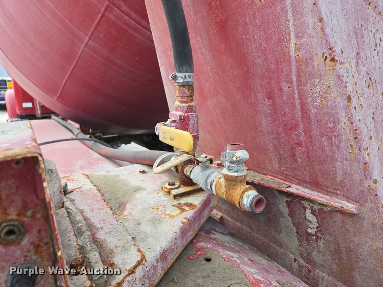 image for item DS5284 2000 International 2554 ready mix truck