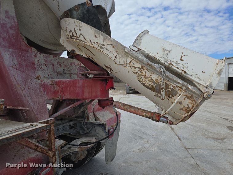 image for item DS5284 2000 International 2554 ready mix truck