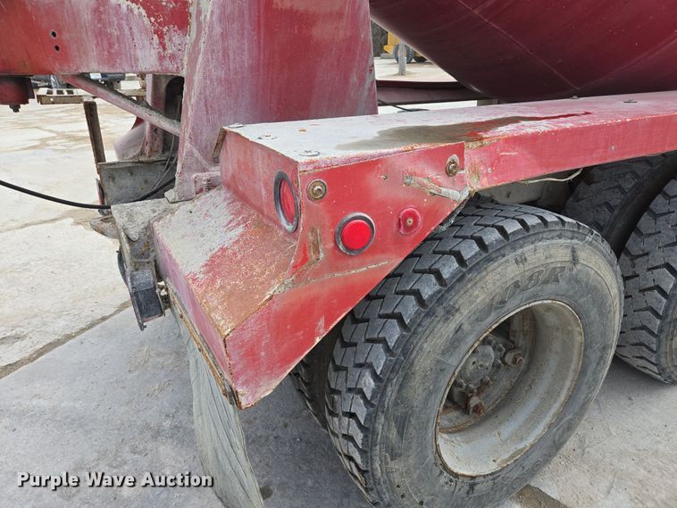 image for item DS5284 2000 International 2554 ready mix truck