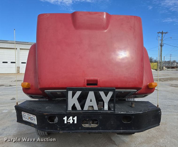 image for item DS5284 2000 International 2554 ready mix truck