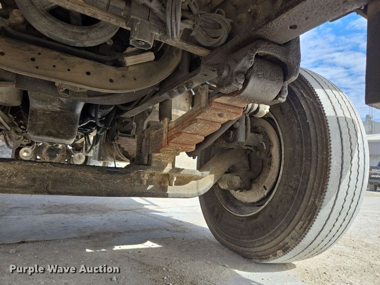 image for item DS5284 2000 International 2554 ready mix truck