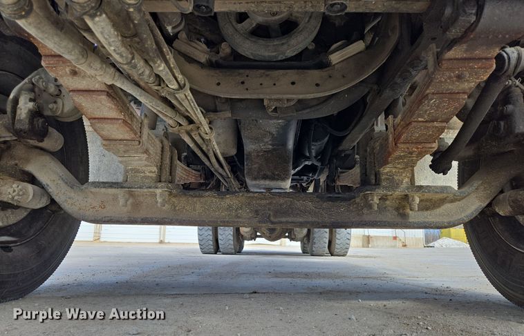 image for item DS5284 2000 International 2554 ready mix truck