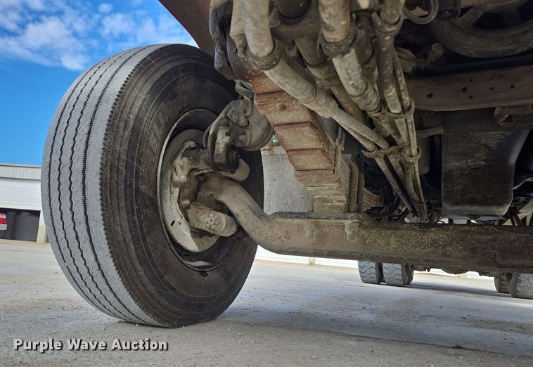 image for item DS5284 2000 International 2554 ready mix truck