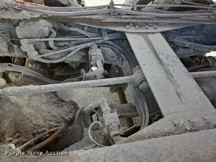 image for item DS5284 2000 International 2554 ready mix truck