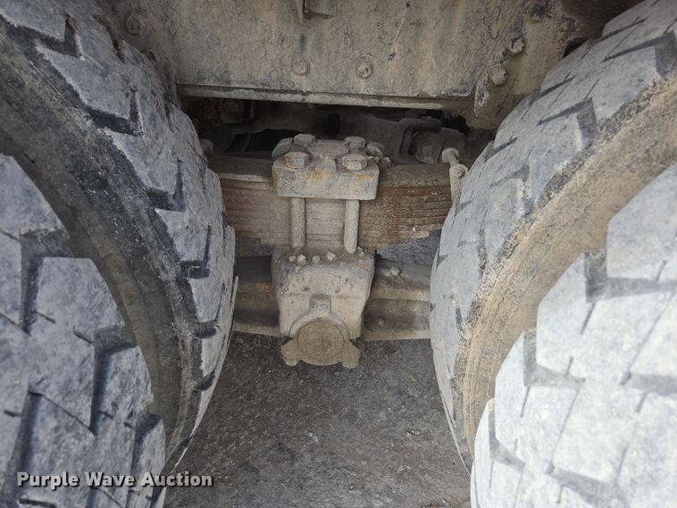 image for item DS5284 2000 International 2554 ready mix truck