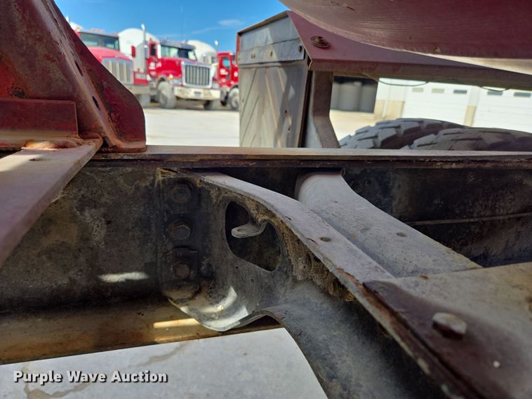 image for item DS5284 2000 International 2554 ready mix truck