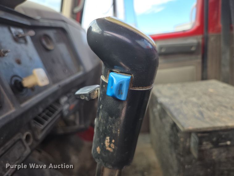 image for item DS5284 2000 International 2554 ready mix truck